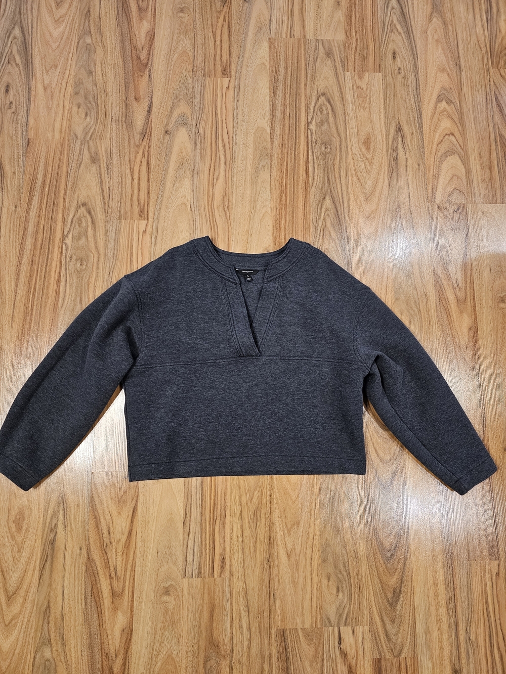 Banana Republic Heather Charcoal  Scuba V-Neck Sweatshirt - Picture 3 of 16
